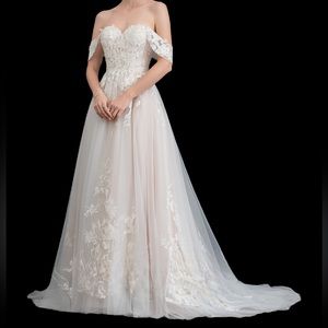 NWT White/Champagne Colored Princess Off-the-Shoulder Wedding Dress SZ 0